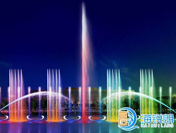 34 辦公樓前方噴泉.jpg